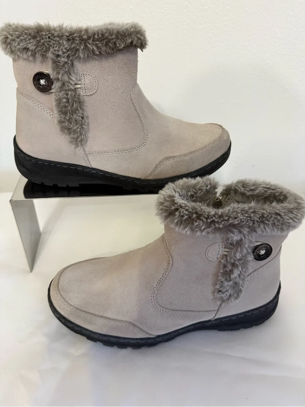Khombu Taupe Faux Fur Suede Ankle Boots by Khombu. Size 8